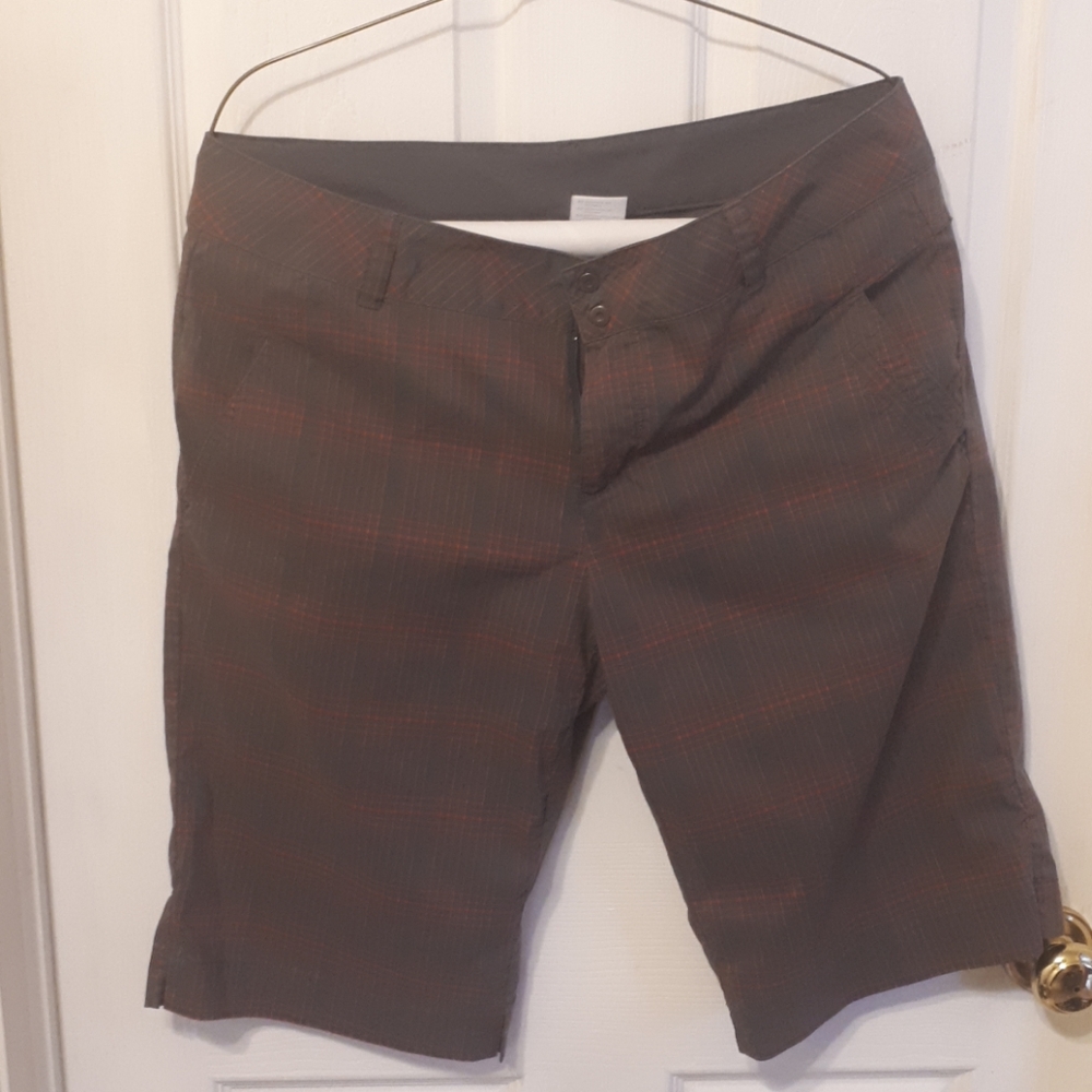 LADIES COLUMBIA SHORTS